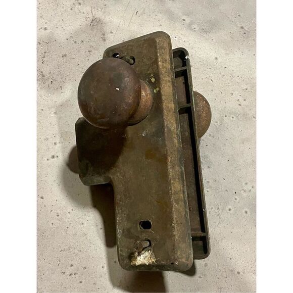 Antique Brass Door Knob and Martise Lock Set pat 1911 - Picture 2 of 8